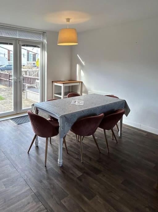Great House + Air Conditioning + Free Car Parking Manchester Eksteriør billede