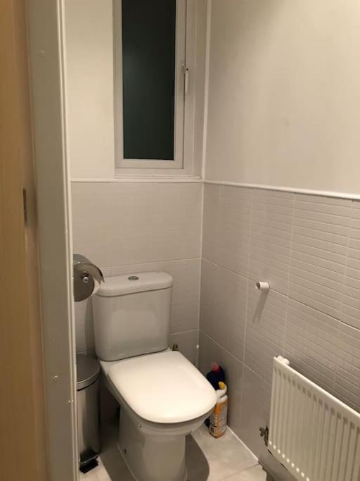 Great House + Air Conditioning + Free Car Parking Manchester Eksteriør billede