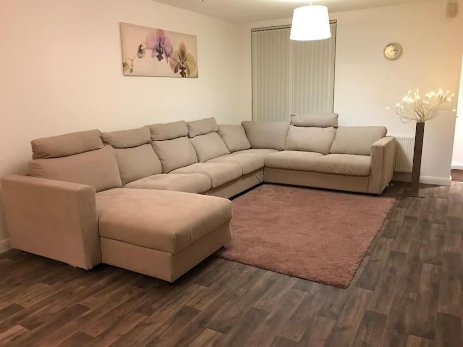 Great House + Air Conditioning + Free Car Parking Manchester Eksteriør billede
